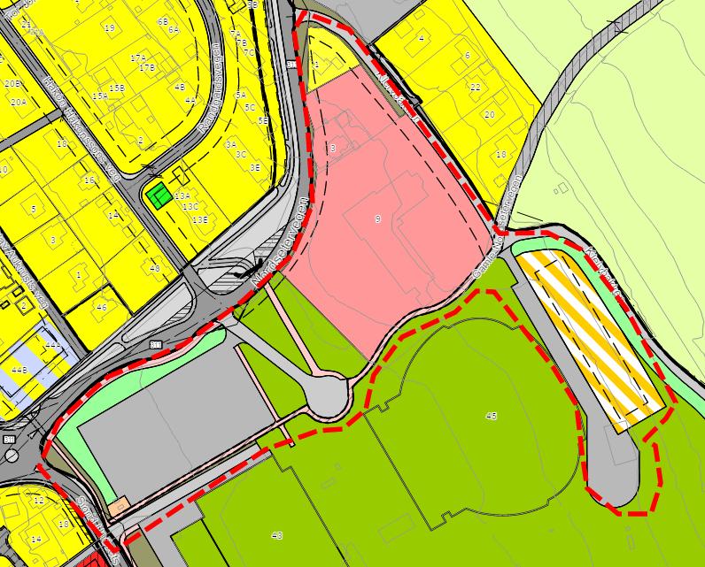 Side 2 av 6 Planforslaget: Områdebeskrivelse Endringsforslaget begrenser seg til et mindre område av planen, som vist under: Figur 1: Gjeldende plan Eiendommene med gnr/bnr.