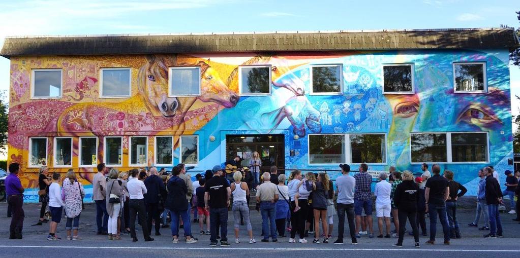 Veggmaleriet fra prosjektet #AddColorToLives har gitt stor oppmerksomhet og ny betydning til den vernede biblioteksgården på Kløfta.