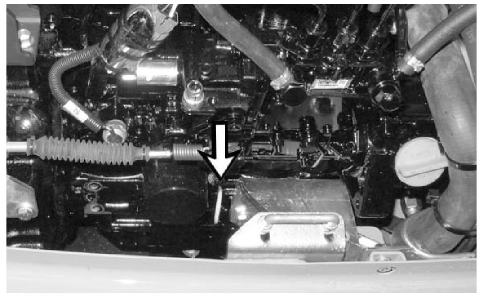 128 Vedlikeholdstips Motor - ta oljeprøve SNBU8745 i04608026 Motor - ta oljeprøve SMCS-kode: 1000-008; 1000; 1348-008; 1348-554SM; 7542-008; 7542-554-OC, SM 180 179 g02722883 g02461772 2.