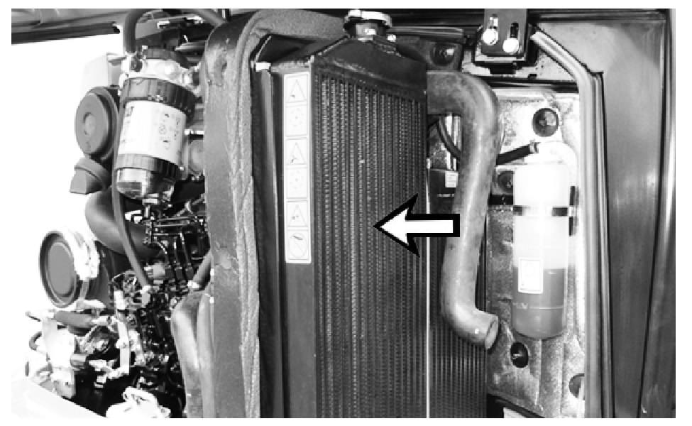 SNBU8745 143 Vedlikeholdstips Radiator - rengjør radiatorribber 5. Kontroller den generelle tilstanden for redskapskoblingen.