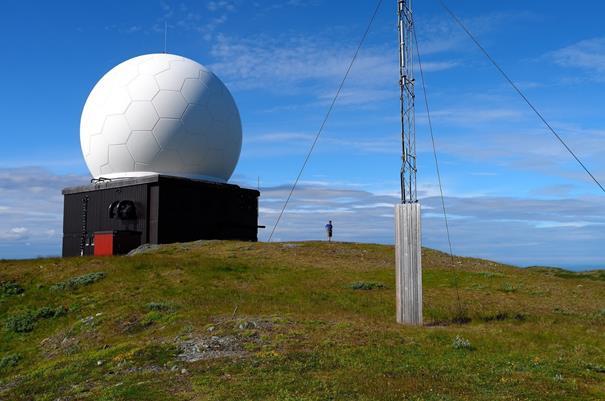 Post 4: Fasesknippen (NATO) Fasesknippen (NATO) Foto: Otto Lund Utsikt mot Engtjønna Foto: Elin Skrødal Veibeskrivelse: Ta av fra FV 705 på Tømra mot Selbustrand.