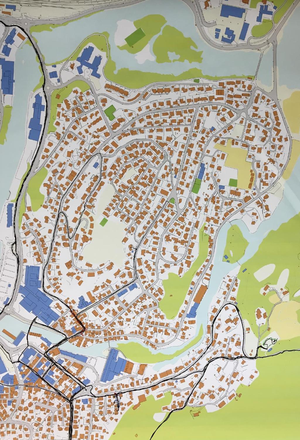 Figur 16: Barnetråkkregistrering fra 4., 7. og 9. klasse på Samfundets skole for Havsøy-området. Veiene de har registrert er tegnet med svart tusj.