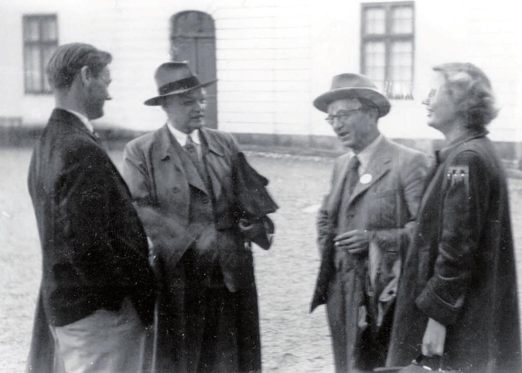 Nederst: Fra den entomologiske verdenskongressen i Stockholm 1947: Jac Fjelddalen, direktør på Plantevernet, Leif Reinart Natvig,