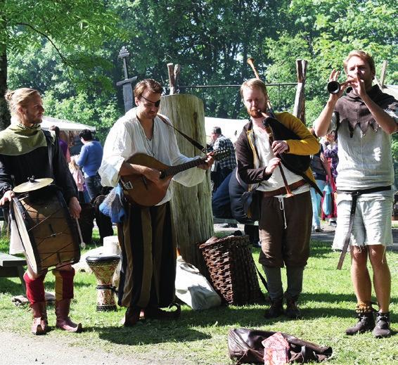 jernalderen, til høvdingsetet på Egge, til husmannsplassen, til gamle Steinkjer by