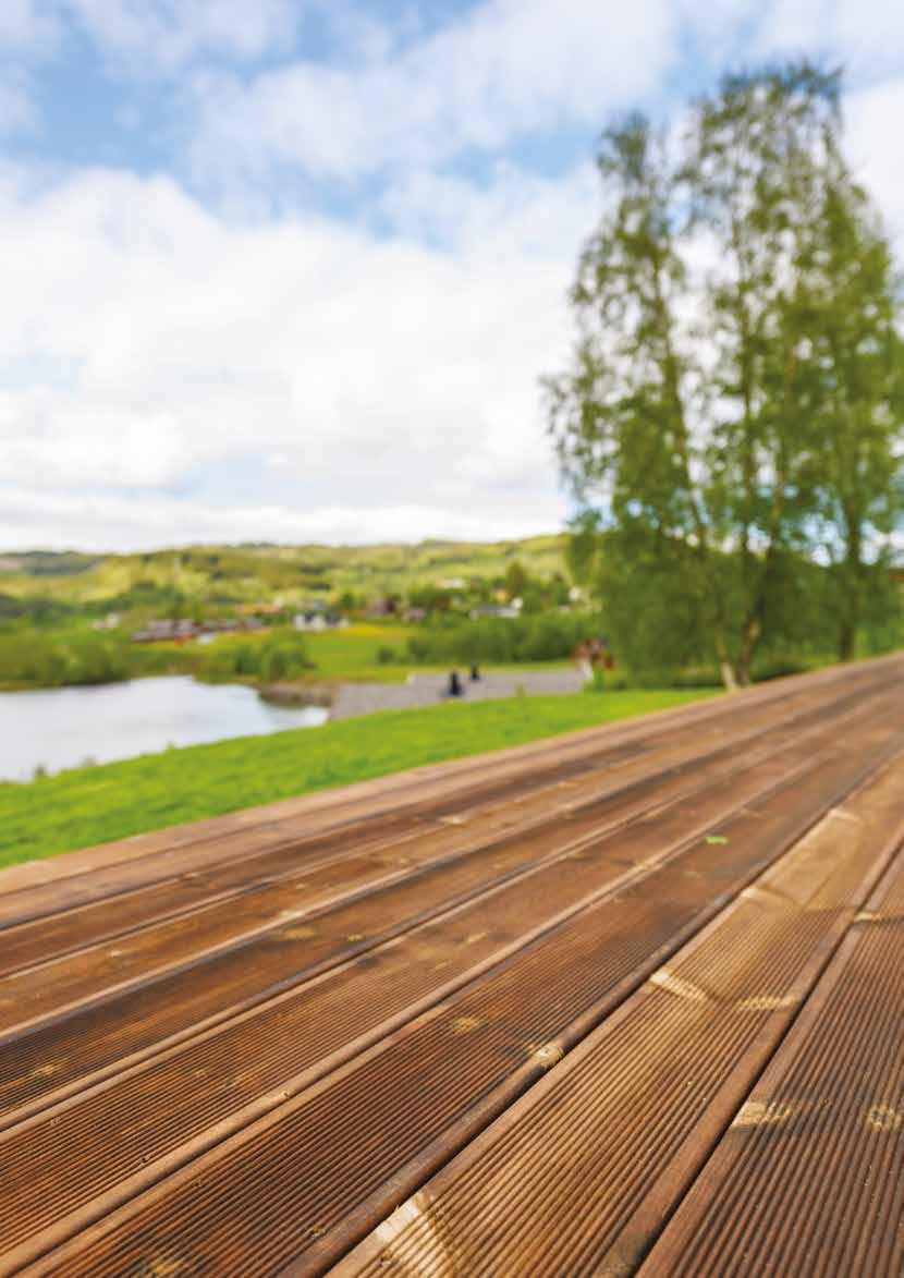 FESTEMIDLER Både på kledning, terrasse og tretak i MøreRoyal skal det brukes rustfrie festemidler A2 eller syrefast A4.