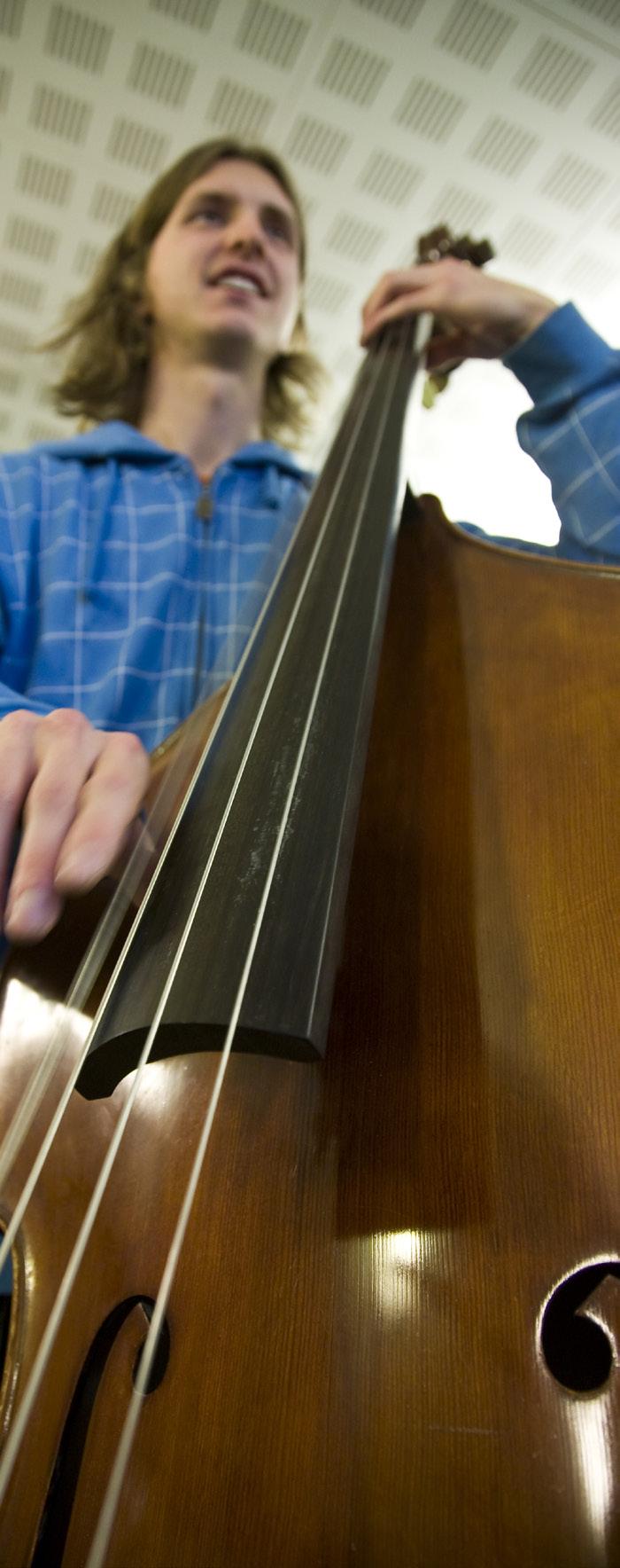 JAZZLINJA Bachelorprogram utøvende musikk, studieretning jazz er et treårig studium. Her tar vi inn alle instrumenter.