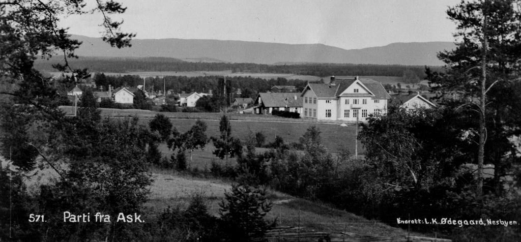 Randi Thorvaldsen var 9 ganger norgesmester på skøyter for damer og en periode hadde hun verdensrekorden på 1500-meteren. Denne store skolebygningen ble innviet i 1909. Skolen brant i natt til 10.