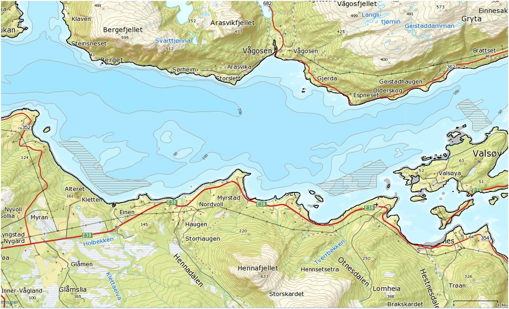 Figur 10. Viktige gyte- og oppvekstområde for torsk og sild (skravert område) i Arasvikfjorden (frå http://kart.fiskeridir.no/adaptive/). Temaet marine naturtypar har middels verdi.