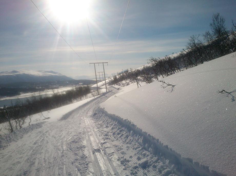 Hovednett for gåing er også definert gjennom markaområdene på Tromsøya Tromsø er en by med lang vinter, og snøen er et innslag i bybildet mellom oktober og april.