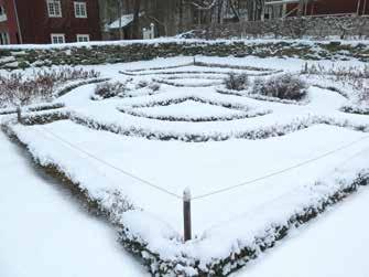 Han har med seg det som kreves av redskap, men har også en arbeidsplan basert på lang erfaring, mye kompetanse og stort pågangsmot. Stein har jobbet på museet siden 1981.