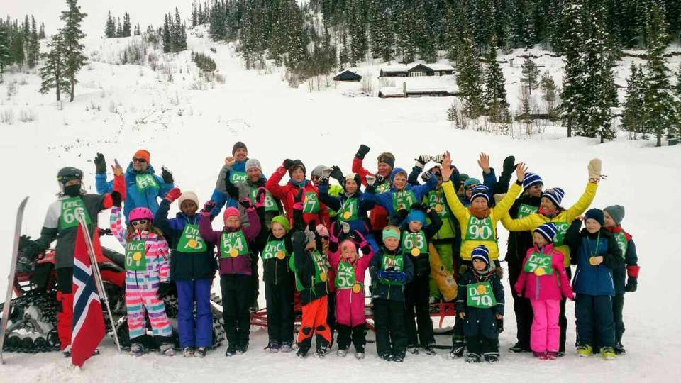 Årets påskeskirenn Fjellsenter Påskeskirenn 2017 Fjellsenteret I år ble det arrangert øvelser i langrenn, slalom og aking, og det var bra deltagelse fra både unge og «gamle» Supert oppmøte i