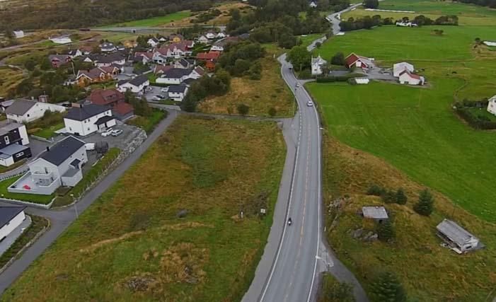 Støyvoll på vestsida av vegen