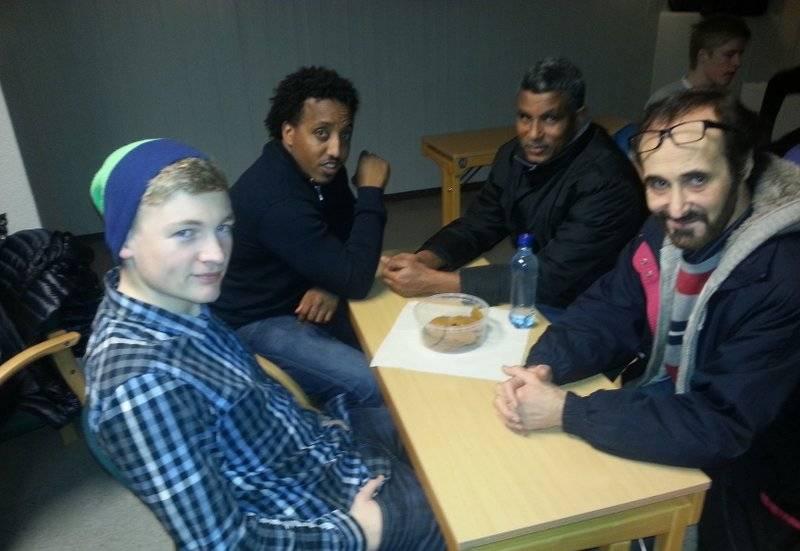 MÅLGRUPPER. Målgruppen er i hovedsak eritreiske og syriske tilflyttere, men vi ser også hvor viktig det er å arbeide sammen med lokalbefolkningen for å oppnå målsetningen. FORSLAG TIL AKTIVITETER.