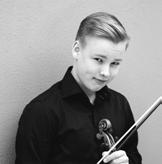 18 19 Ludvig Gudim (f. 1999, Oslo) har spilt fiolin siden han var 5 år på Kulturskolen i Risør.