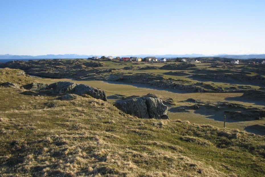 Garden bør kunne være utvidelsesområde for kommunesenteret Ydstebøhavn på lang sikt. Områdene på Nordbø, Håland og Meling er det mest aktive landbruksområdet.