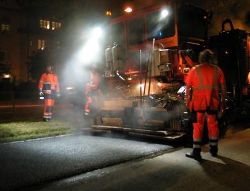 Heatere kan benyttes sammen med spesialutrustninger for sporfylling, hvor det gamle dekket rives opp i ytterkant av sporene.