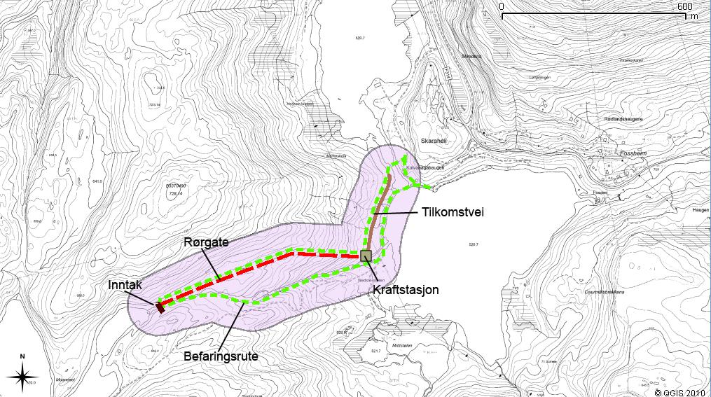 sammen 695 meters lengde. Det antas at rørgatetraséen hovedsakelig vil ligge i løsmasser, og det er planer om å la rørgatetraséen få gro igjen. Kraftstasjonen planlegges plassert på kote 524.