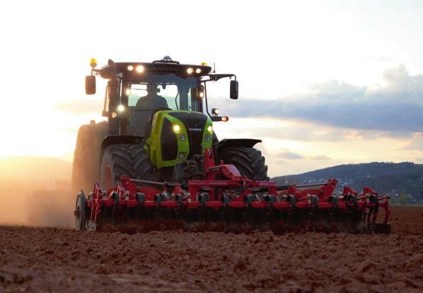 Ganske nær. CLAAS Service. Vi hjelper deg døgnet rundt. Service er nær selv om du er langt borte. Du kan alltid stole på fagkunnskap og pålitelig oppfølging fra First CLAAS Service Team.