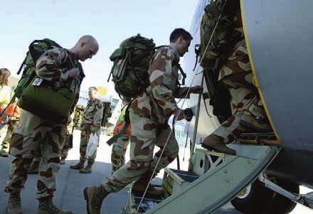 Avreise for det første partiet med norsk militært personell til Irak. (Foto: Stian Solum). SR omfatter rekognosering av terreng, infrastruktur og motstanderen.