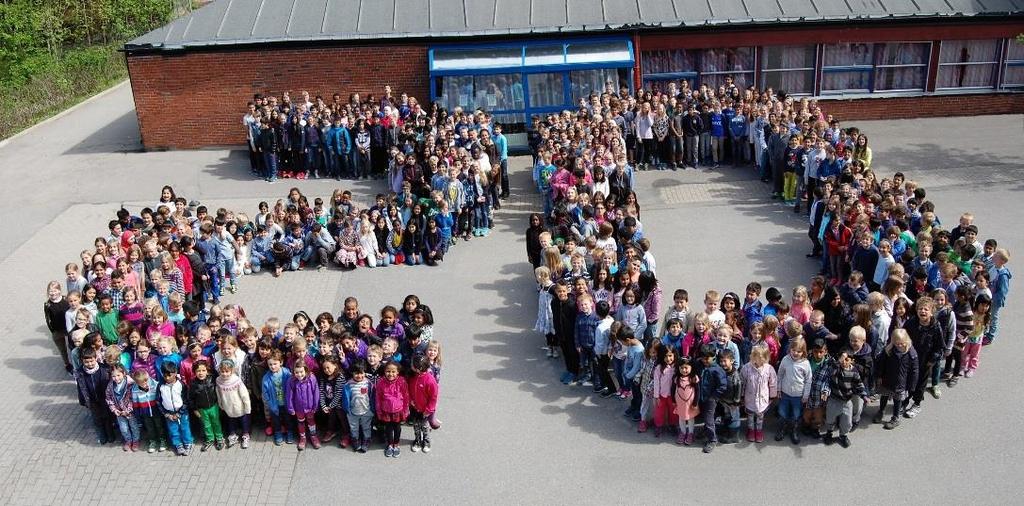 Om Stenbråten skole Skolen er fra 1995 Over 500 elever Ca. 80 ansatte 1-7.