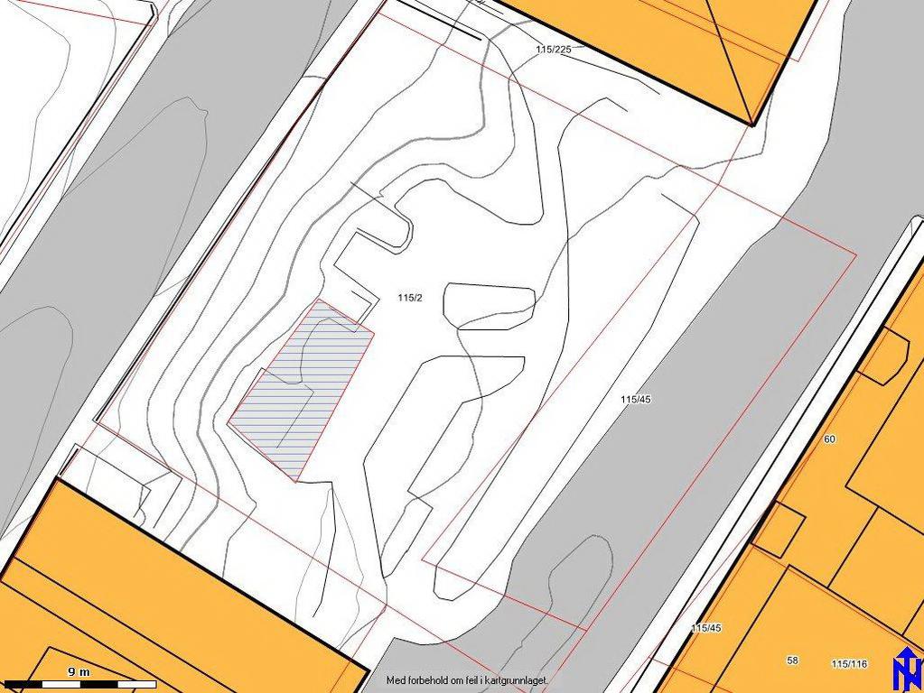 Området som er skravert er om lag 9x4 meter.(36m2). Med litt meir omfattande grunnarbeid kan det vere mogleg å trekke området lenger bak og lenger mot sør.