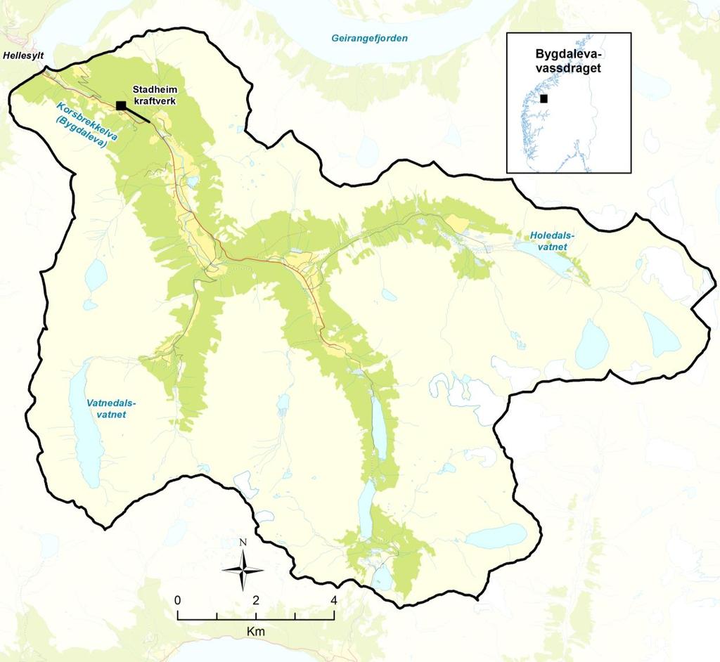 INNLEDNING Vassdragsbeskrivelse Bygdaelvavassdraget (vassdrag-nr. 098.6A1, figur 1) har et nedbørfelt på 151 km², og renner ut ved Hellesylt innerst i Synnylvsfjorden i Stranda Kommune.