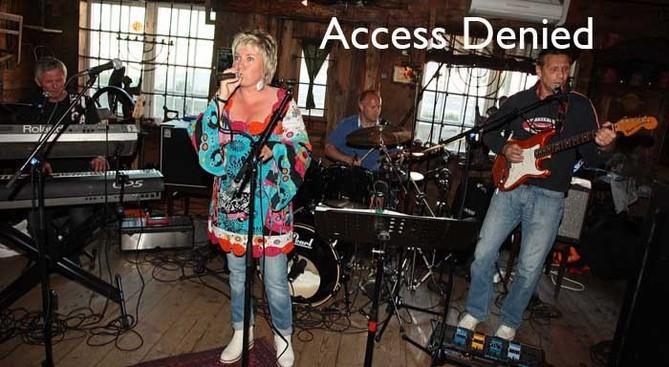 Access Denied er en gruppe som spiller dansemusikk i litt mer rockete innpakning en vanlig. Spiller alt i fra Hellbillies til AC DC... alt som kan danses, lyttes eller synges til.