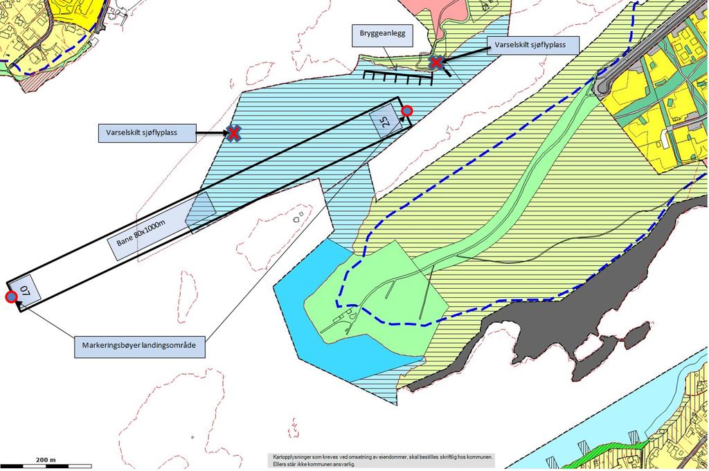 Side: 10 av 7.7 Merking jf. BSL E -5 8 Landingsområdets ender er merket med bøyer. På skjæret nord for bane 25, er det satt opp varselskilt med følgende tekst: Sjøflyplass -Se opp for sjøfly.