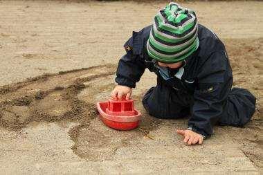 Velkommen til Strandparken barnehage Besøksadresse: Postadresse: Strandparken barnehage Strandparken barnehage Strandparken 75 Postboks 27 3187 Horten 3191 Horten E-post, tlf: Leder: line.