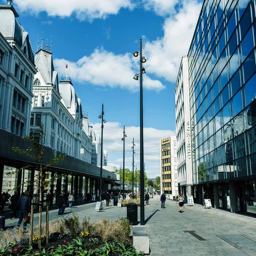 DRONNINGEN Hva er vel mer naturlig enn at Bien lander der en dronning har slått seg ned? Dronning Mauds gate ligger sentralt ved Vikaterrasse, gågaten med mange butikker og restauranter.