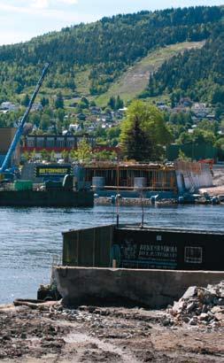 ØVRE SUND BRU... Med Øvre Sund bru får Drammen en ny hovedtrafikkåre i sentrum. Den nye brua er en del av Vegpakke Drammen og siste prosjektet i Sentrumsringen.