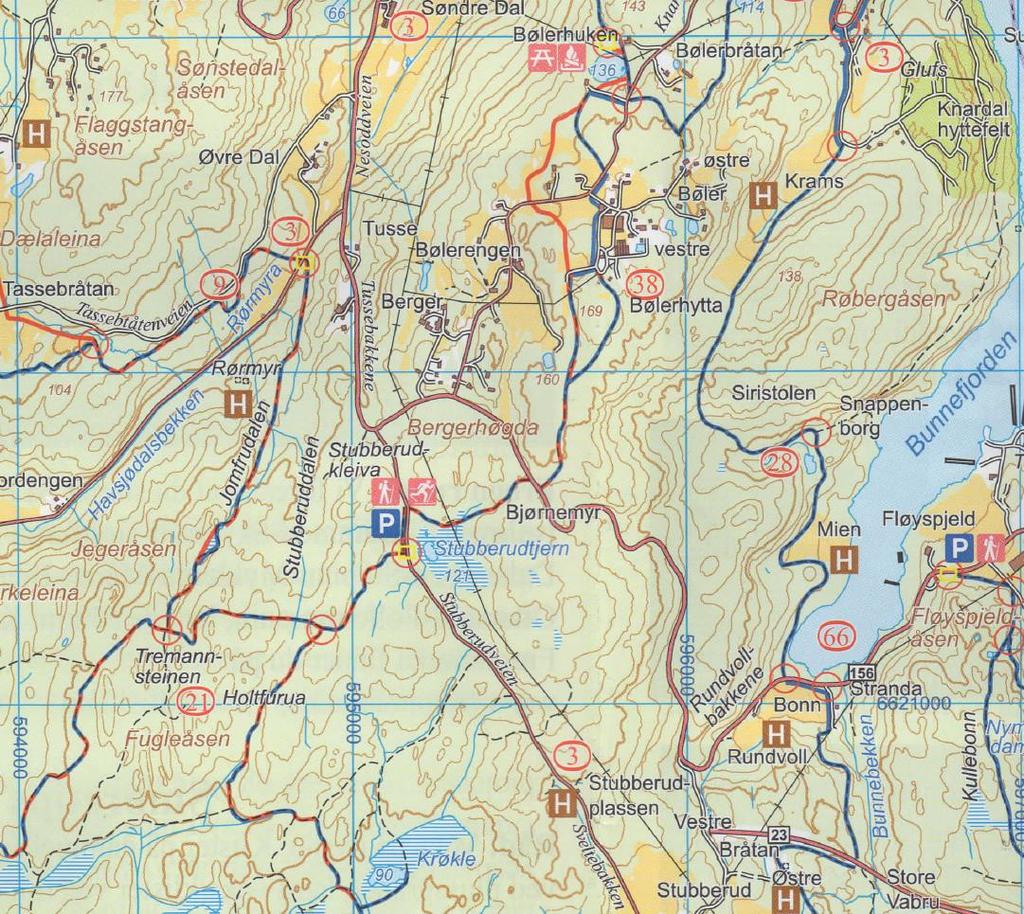 Friluftsliv Stubberudveien er sammen med Nesoddvegen viktig sykkeltrasé gjennom planområdet. Turstier og skiløyper er angitt i kartet under. Frognmarka er et viktig friluftslivsområde.