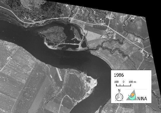 Fotoene fra 1956 og 1963 illustrerer sju sesonger uten store endringer i utforming, men med en viss grad av gjengroing av de eksisterende sandområdene.