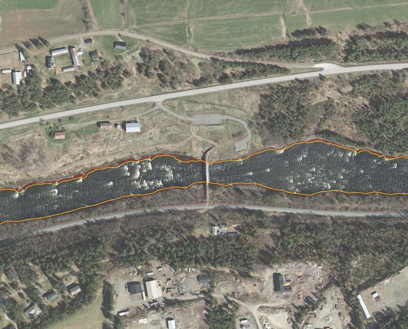 Bilde 17. Vannkantlinjer fra området ved Gammelbrua. Vannføringen i elva er 92 m 3 /s.