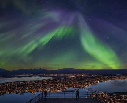 Lyge muiciplity is situted i full o Lyge Peisul betwee the fjords Lyge i the est d the Ullsfjord i the west. The muiciplity ceter is Lygseidet, where the distce betwee the fjords is oly 3 kilometers.