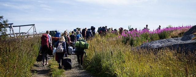 Natur og Ungdom Postboks 4783 Sofienberg 0506 Oslo 14.02.2017 Leirfjord kommune Søknad om tilskudd til Natur og Ungdoms sommerleir i Lofoten Vi søker med dette om 20.