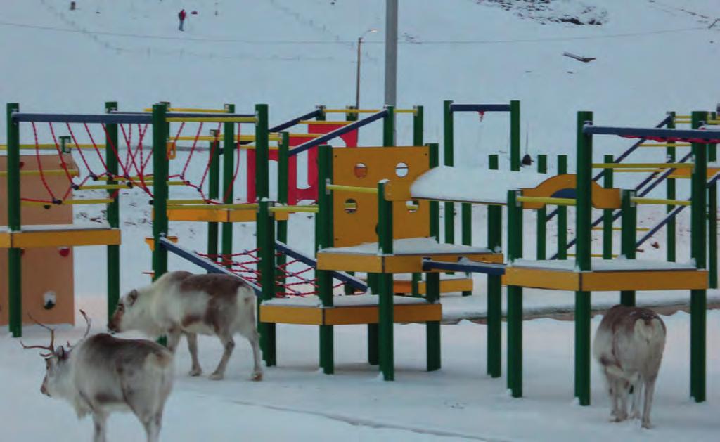 41 RAPPORT FRA DRIFTSENHETENE LONGYEARBYEN SKOLE Ansvarsområde Longyearbyen skole er en kombinert barne- og ungdomsskole med elever fra 1.-10. trinn.