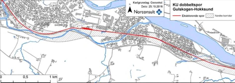 Korridoralternativet dreier imidlertid av sørover fra eksisterende spor rett før Loesmoen og krysser Loeselva to ganger før stasjon.