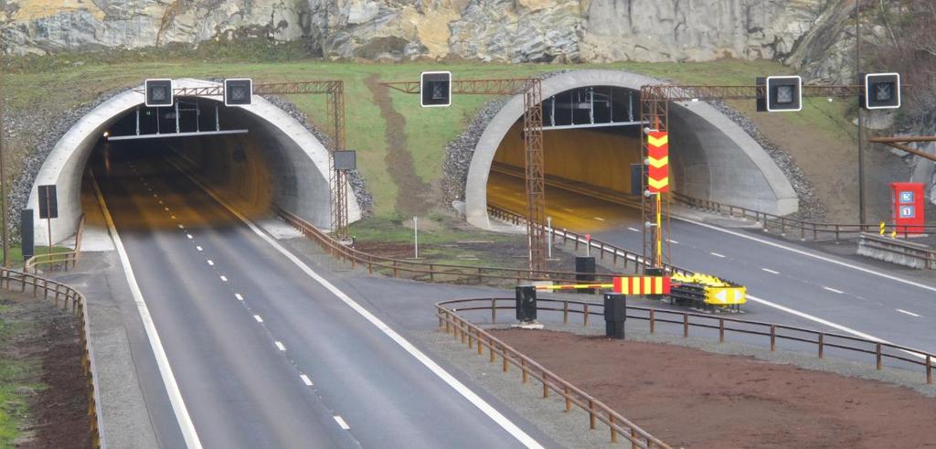 3. Identifiserte sikkerhetsproblemer, vurdering av risiko og forslag til tiltak Problemstilling 1: Hvordan skal trafikkavviklingen løses i situasjoner med uforutsett stenging av ett løp?