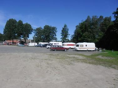 Biltreffet nå er flyttet til Falkenberg motor bana, som egentlig er lenge før Falkenberg. Jeg og min familie har vært der både i dager før og etter biltreffet (veldig stort swap meet der også).