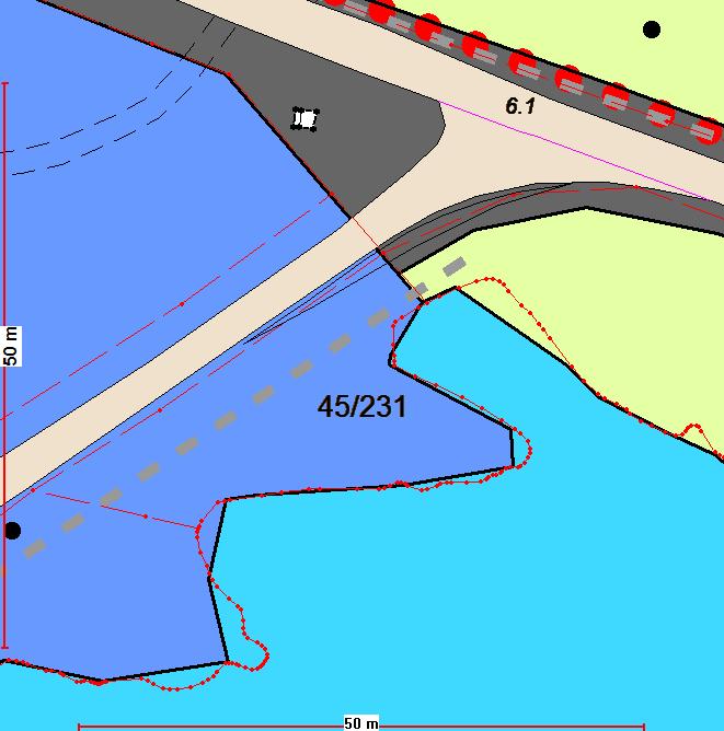 Utsnitt frå Kommuneplan for Radøy kommune 2011-23 som viser byggegrense mot Brupollen Vidare føreset Utbyggingsplanen utfylling i Brupollen.