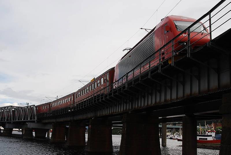 Sterkere statlige krav til samordning og helhet Regjeringen går inn for at det skal innføres helhetlige bymiljøavtaler.