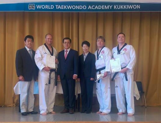 Oslo Taekwondo Klubb Side 4 av 13 Master Stig Ove, Master Asle, Master Erling og Anders, var i mai 23-29 med på Kukkiwon s instruktørseminar og eksaminator kurs på Brandbu.