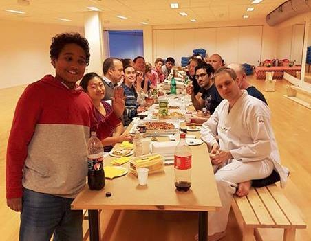 Oslo Taekwondo Klubb Side 7 av 13 Uformell klubbkveld med 7 forskjellige øvelser og en samlet klubbmester Klubbmester ble Maria Erenskjold!