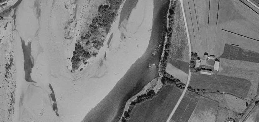 Som i 2011 (Bergan & Steen 2012) vises det igjen til at sjøørret er stengt ute av Mobekken som følge av inngrep (foto 47) i nedre del før munning til Orkla.