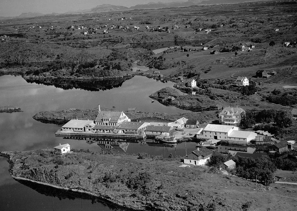 Flyfoto, ca 1950. LOVGRUNNLAG Etter kommuneplan for Radøy kommune pkt. 2.