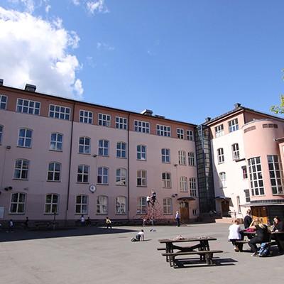 Oslo kommune Utdanningsetaten Ruseløkka skole minosloskole.no Skolens profil Skolens profil Ruseløkka skole er en 1-10-skole med sentral beliggenhet i sentrum. Skolen har ca.