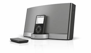 ipod) Bose SoundDock digital music system Konstruert med Bose-teknologi er SoundDock digitalt musikksystem en unik kombinasjon av overraskende liten størrelse og