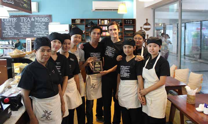 I Yangon Bakehouse utdannes kvinner innen restaurant- og kokkefag. blitt diskutert hvordan den økte pågangen i området påvirker det svært sårbare økosystemet.