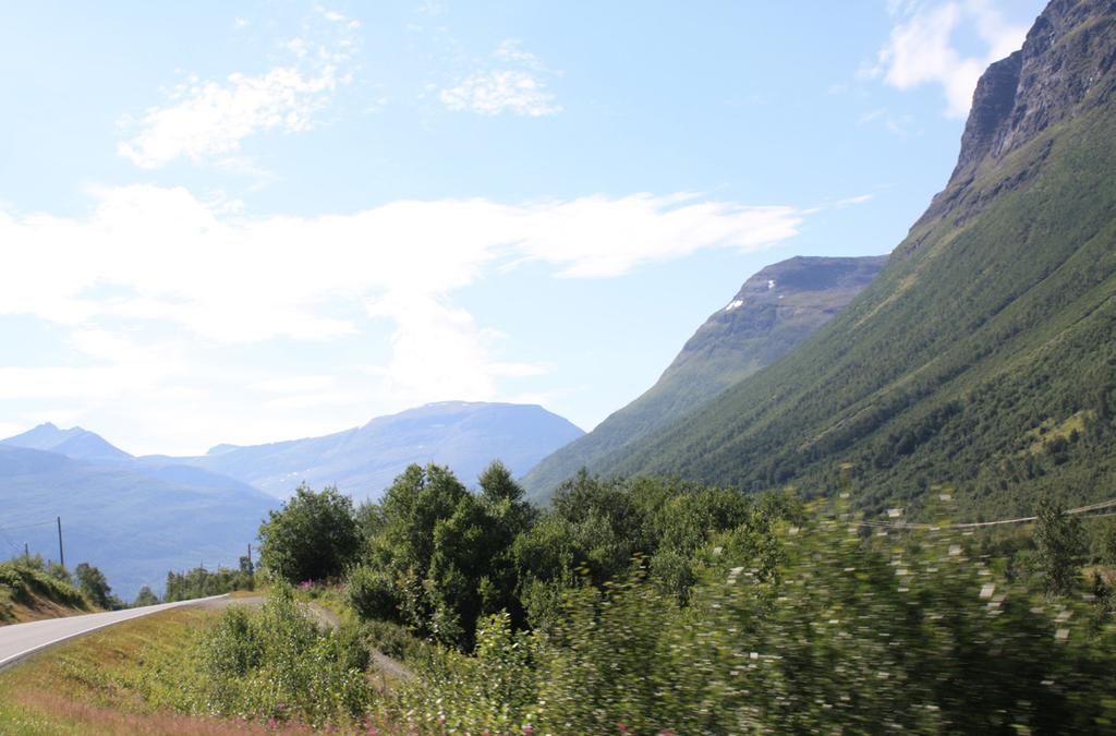 Samlet bidrar dette til en god reiseopplevelse. Retning mot Nordkjosbotn.